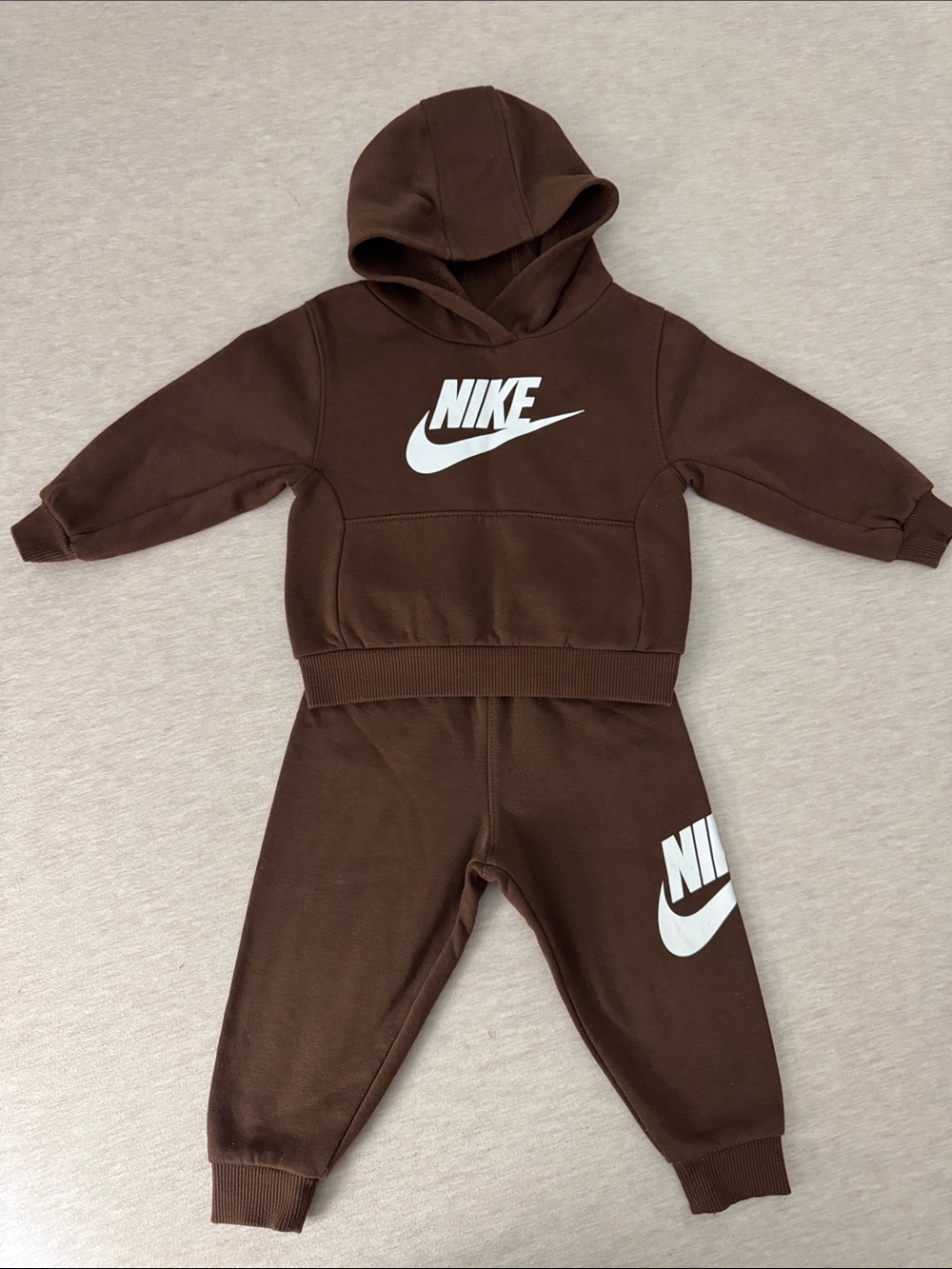 Nike Two-Piece Sets - Picture 4 of 5